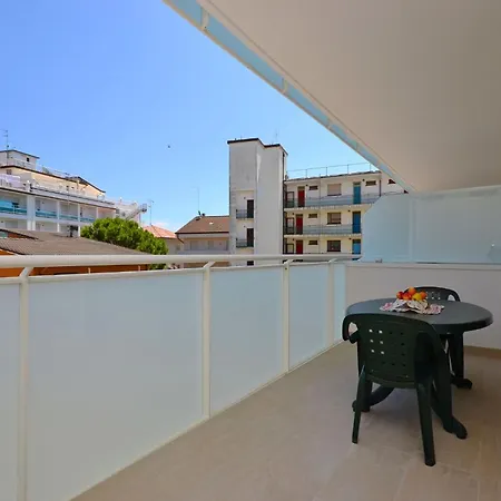 Quiet Flat With Balcony