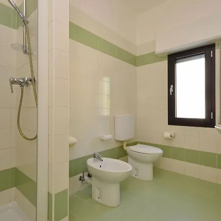Quiet Flat With Balcony דירה